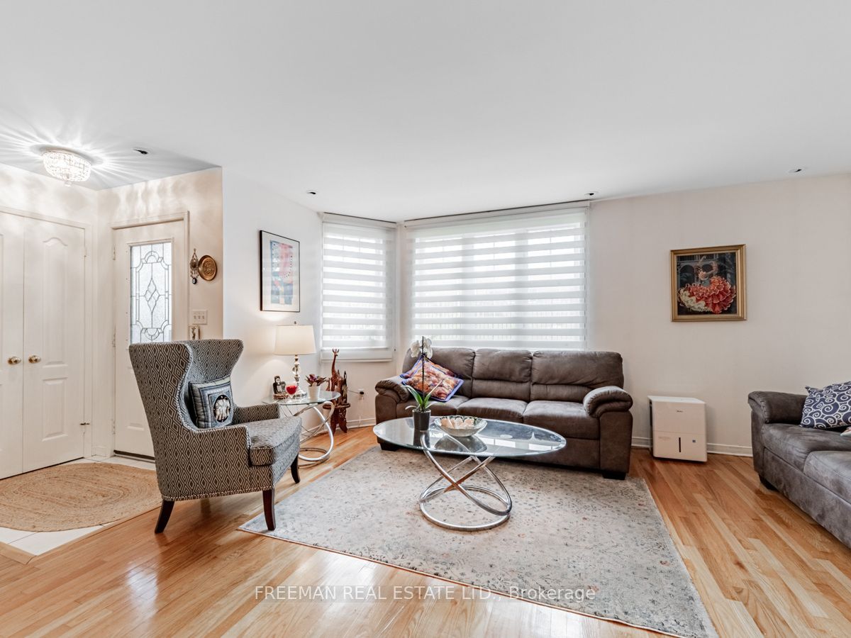 108 Finch Avenue W, #C13