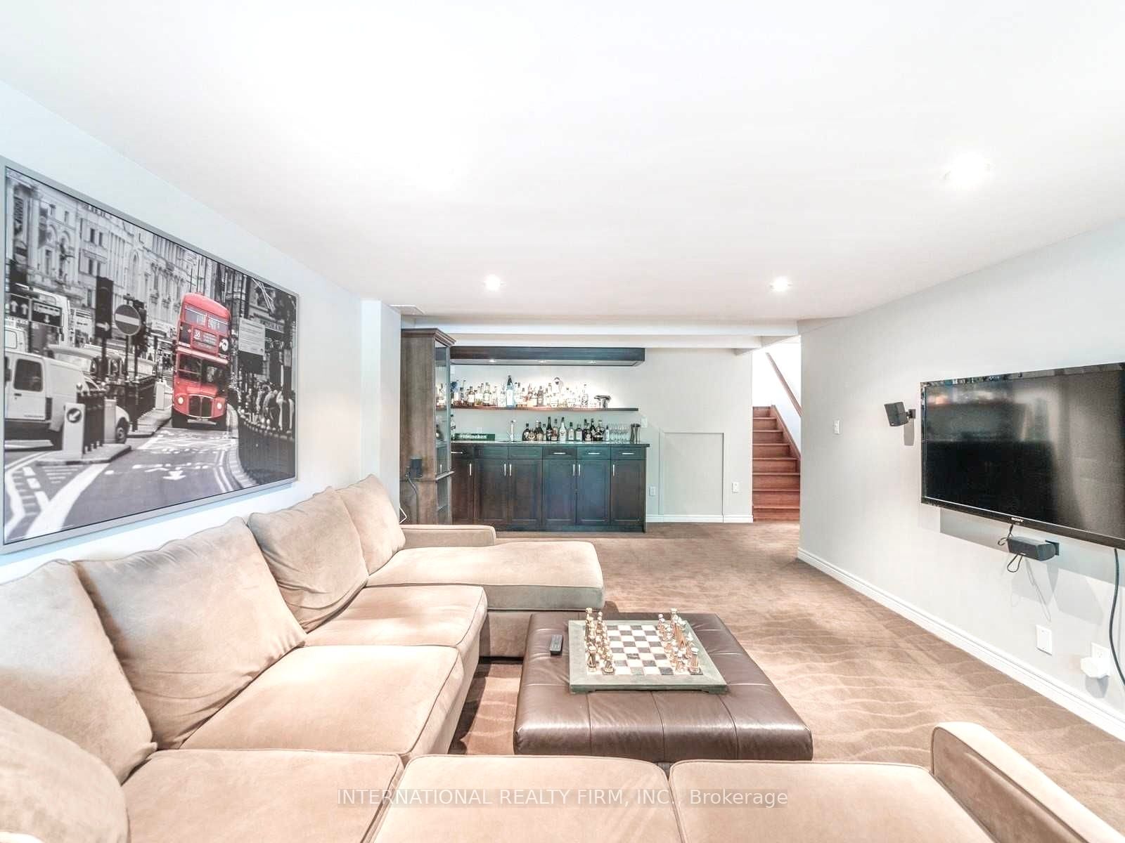 51 Blue Forest Dr