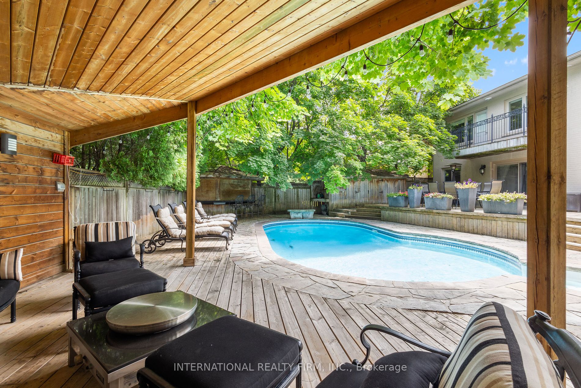 51 Blue Forest Dr
