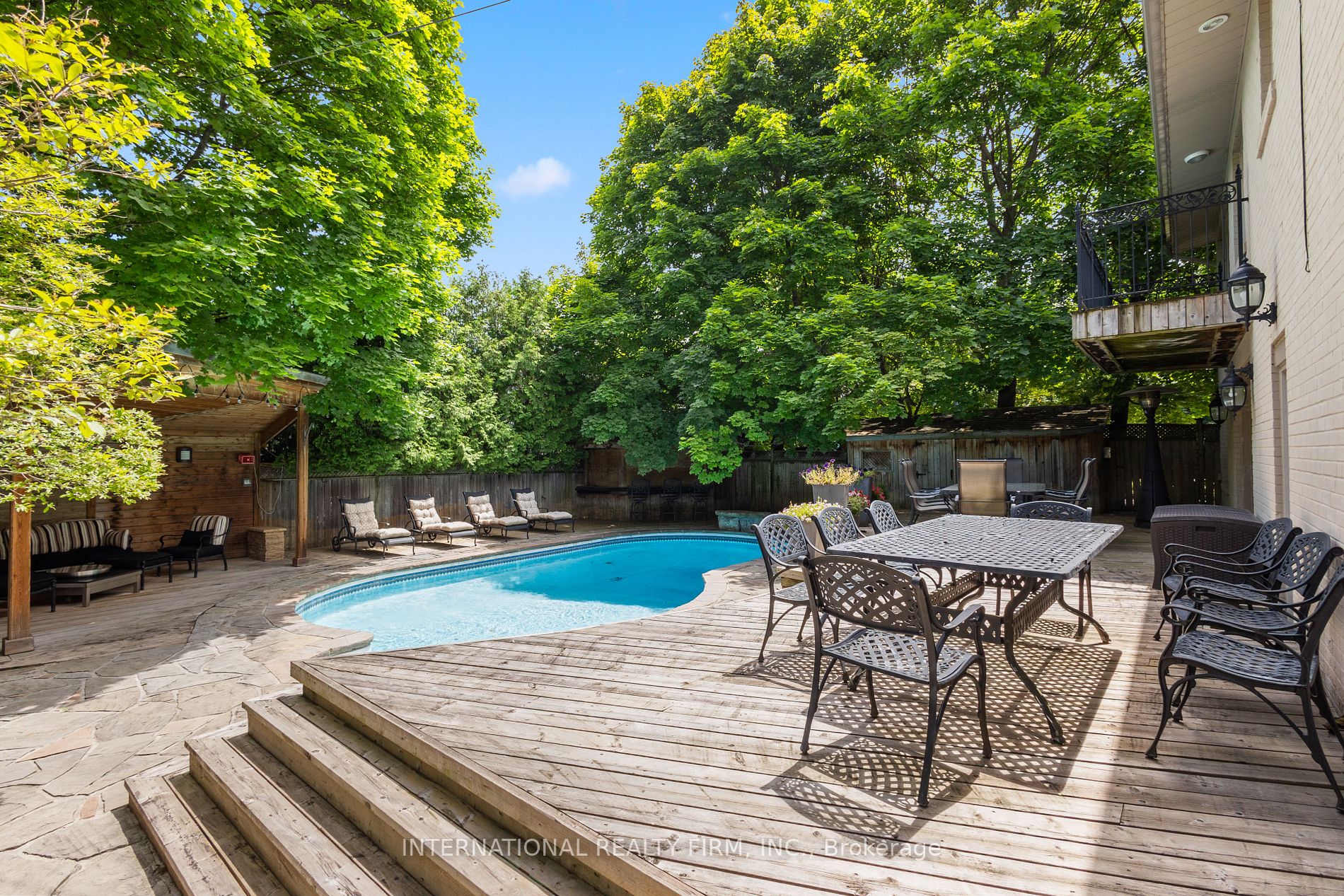 51 Blue Forest Dr