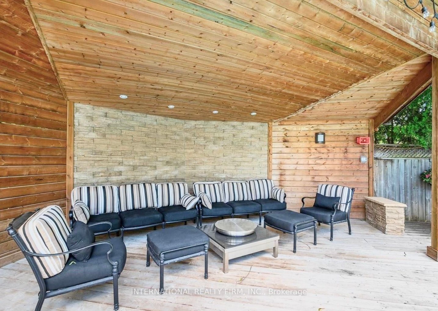 51 Blue Forest Dr