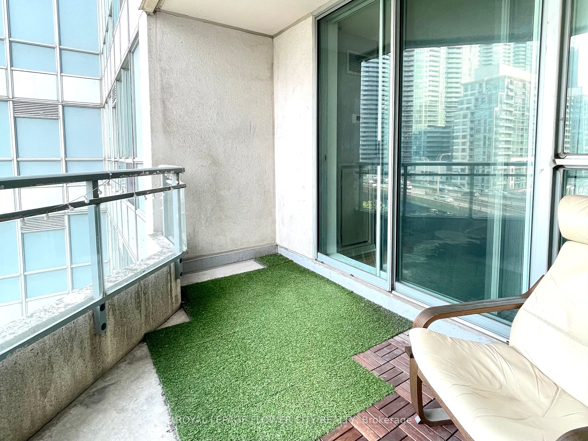 228 Queens Quay W, #801