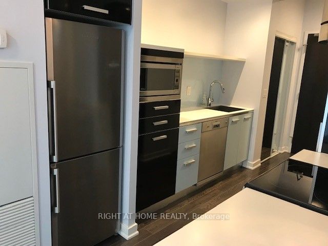38 Dan Leckie Way, #202