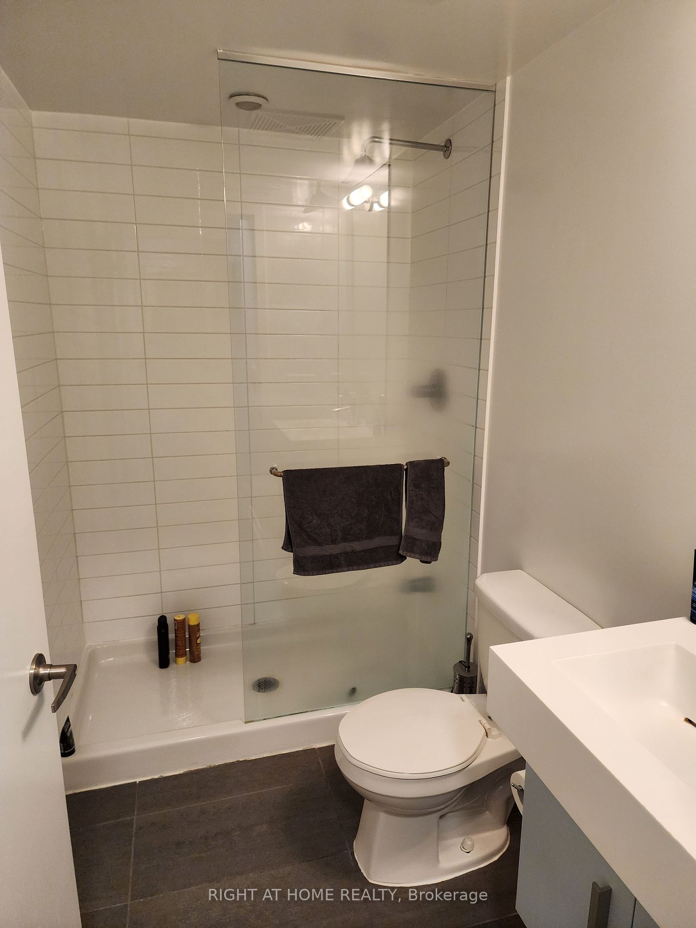 38 Dan Leckie Way, #202