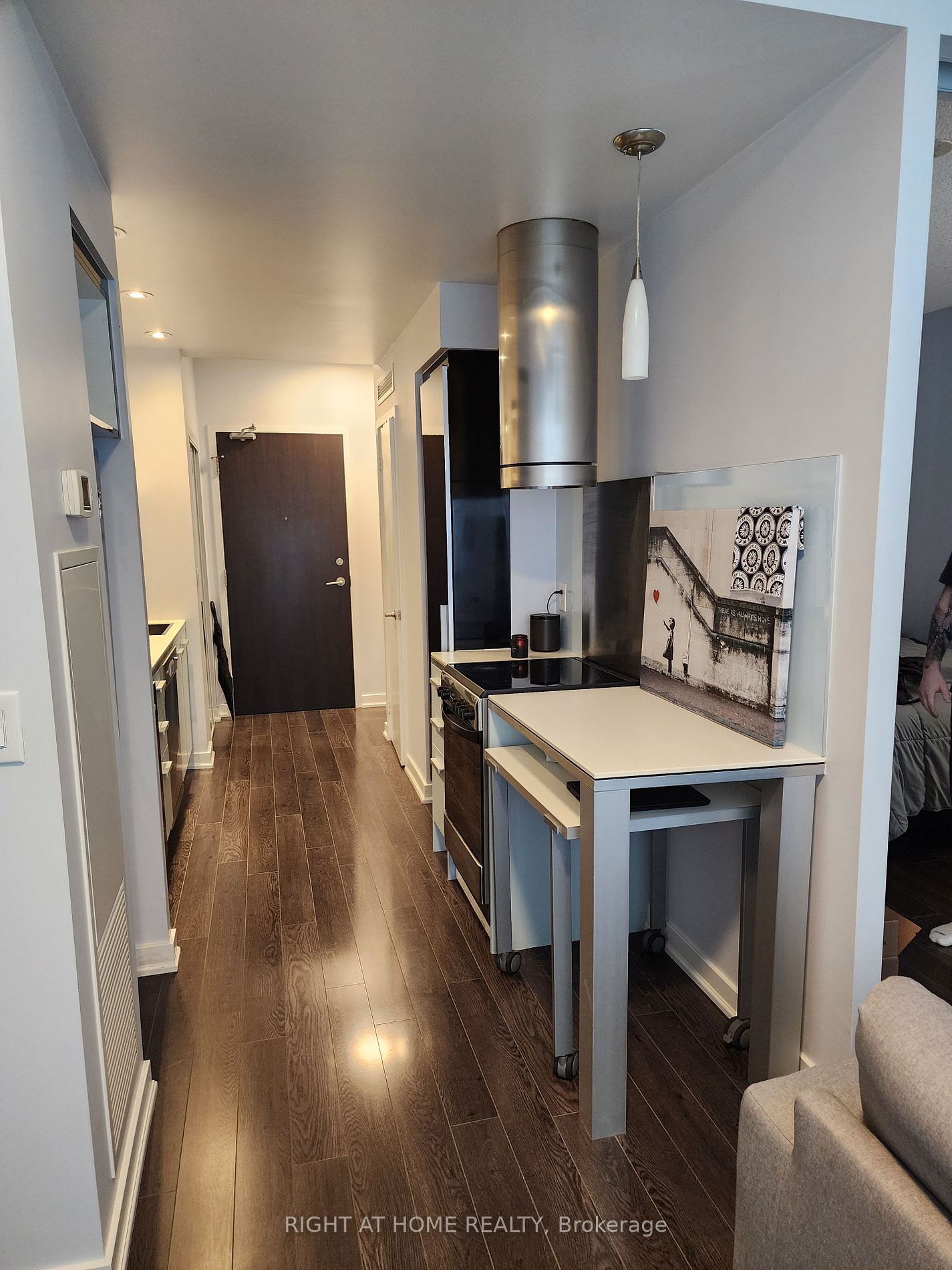 38 Dan Leckie Way, #202