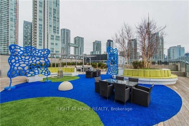 38 Dan Leckie Way, #202