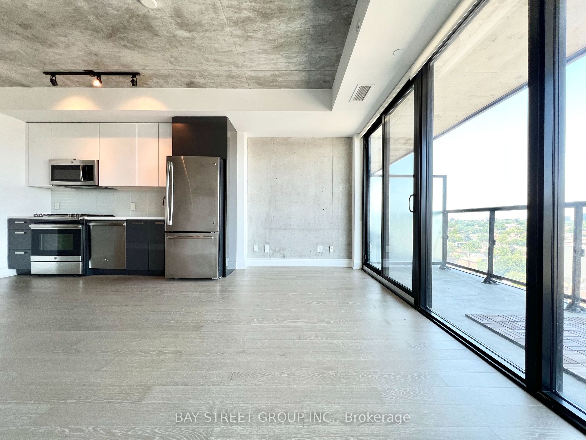 608 Richmond Street W, #1202
