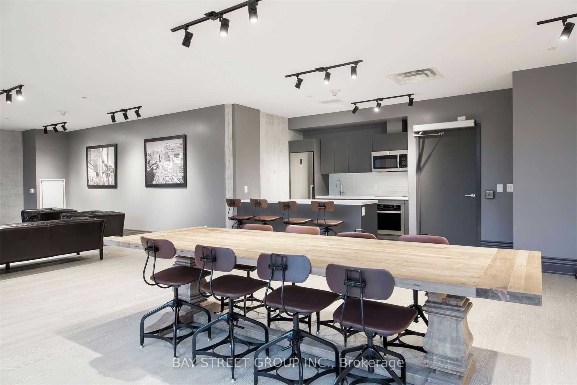 608 Richmond Street W, #1202