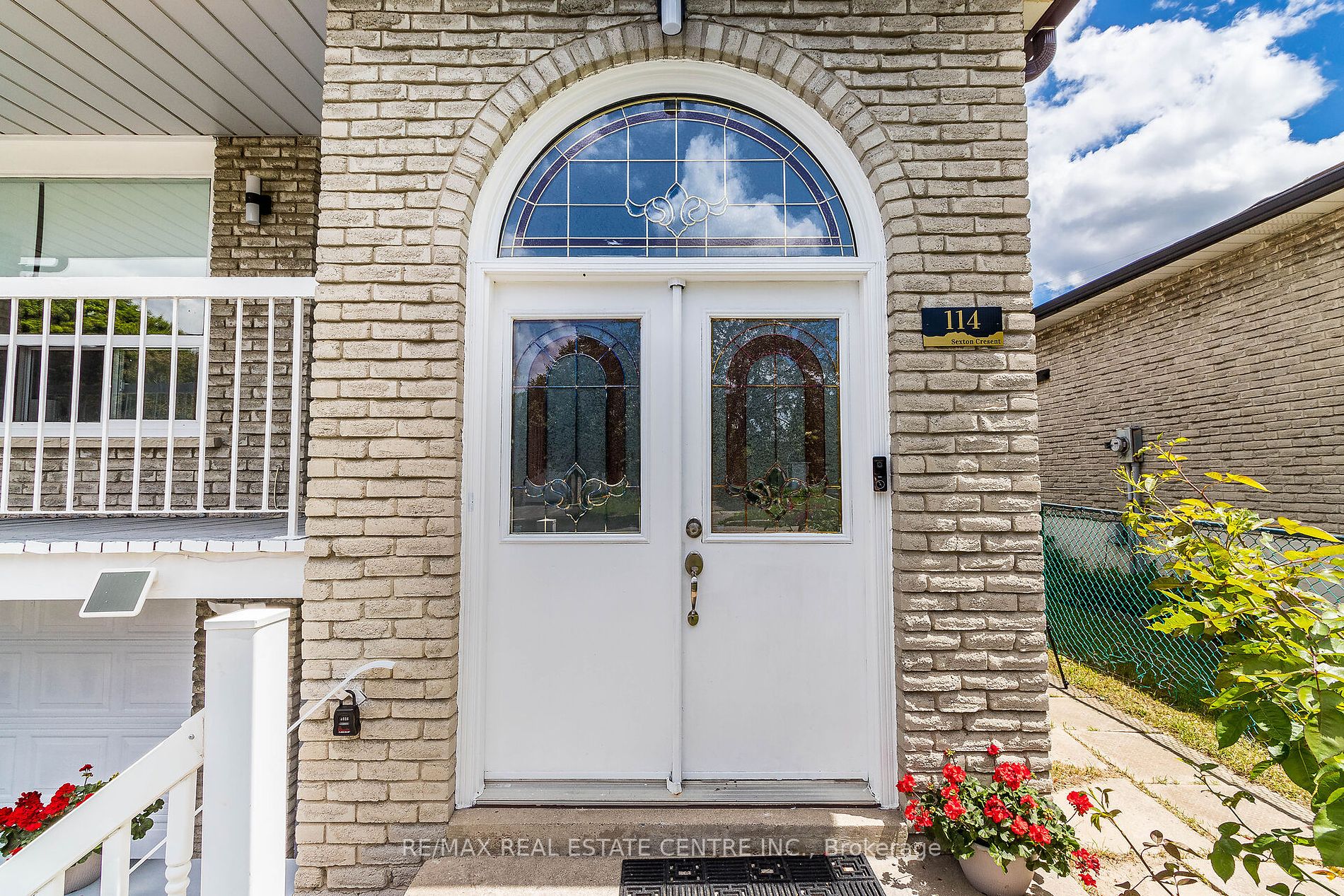 114 Sexton Crescent