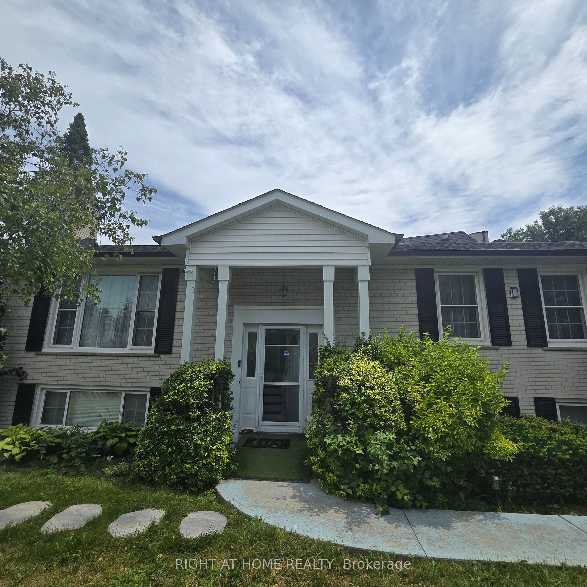 159 Newton Dr