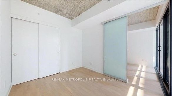 185 Roehampton Avenue, #301