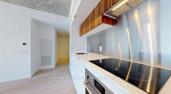 185 Roehampton Avenue, #301