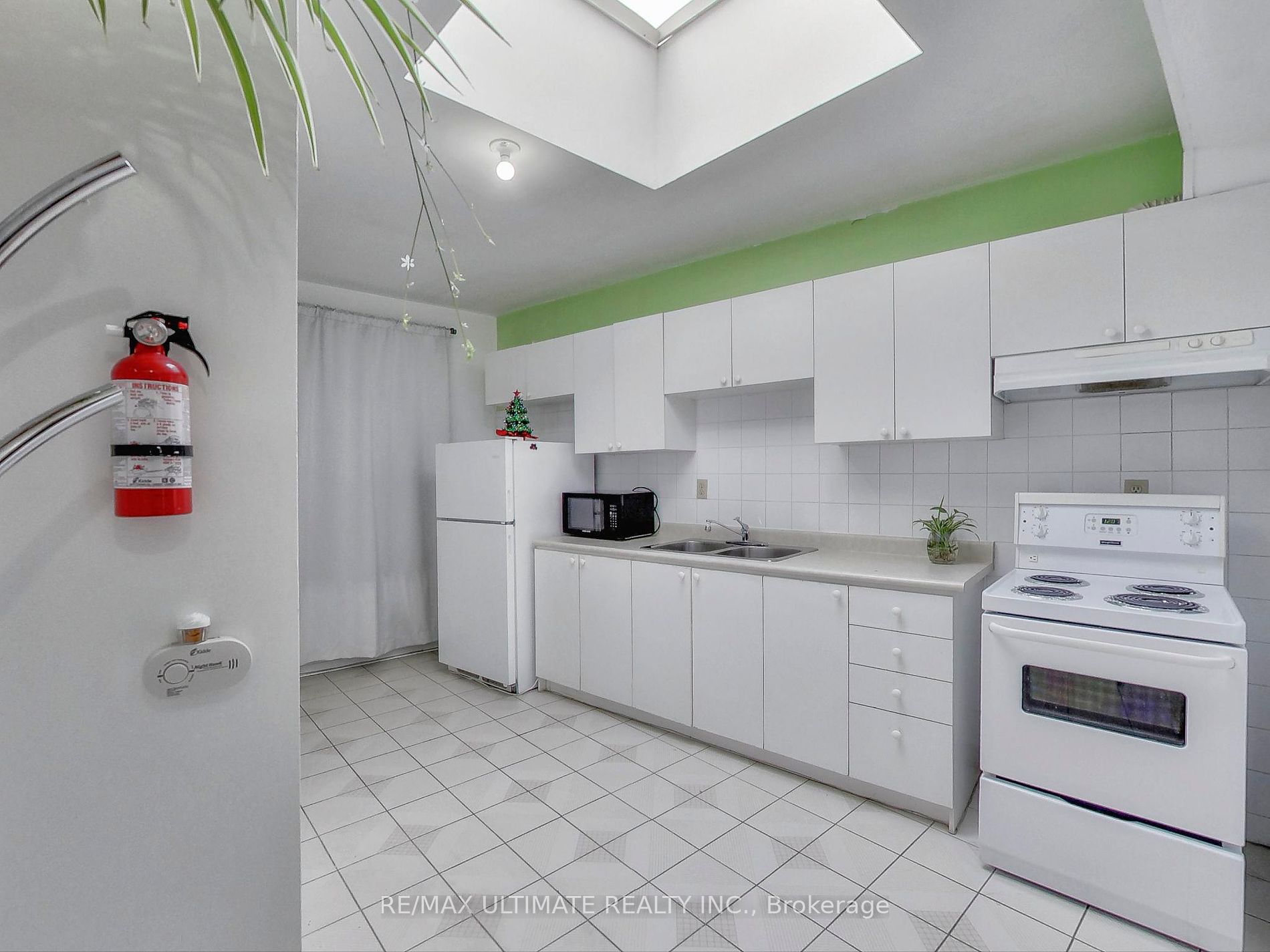 1584 Dundas Street W #Apt #2