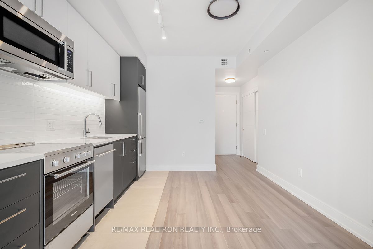 2525 Bathurst Street #905