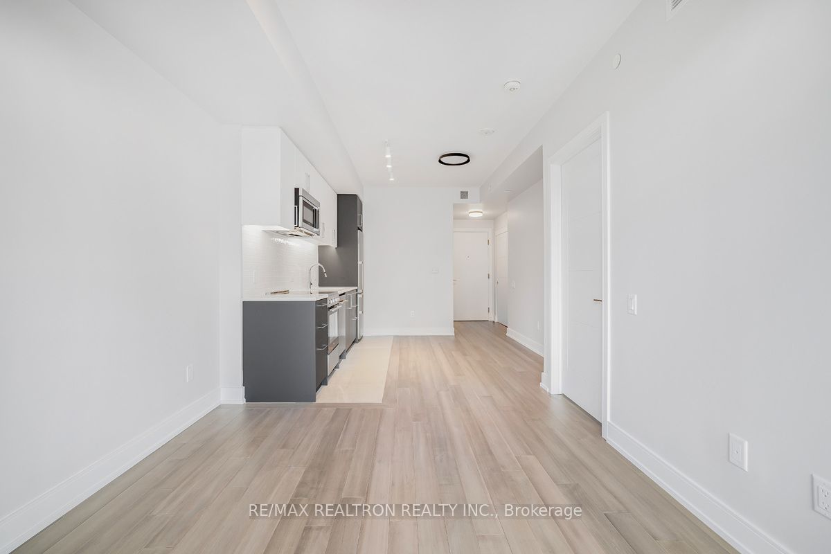 2525 Bathurst Street #905