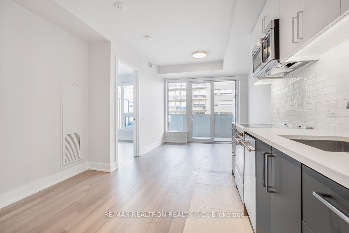 2525 Bathurst Street #905