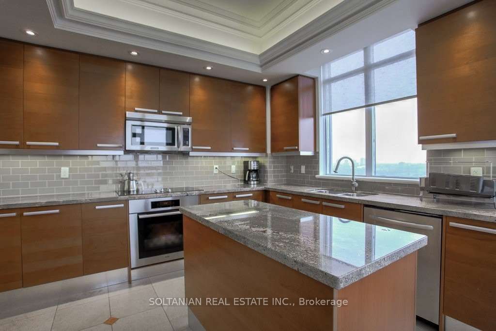 660 Sheppard Avenue E, #Lph3