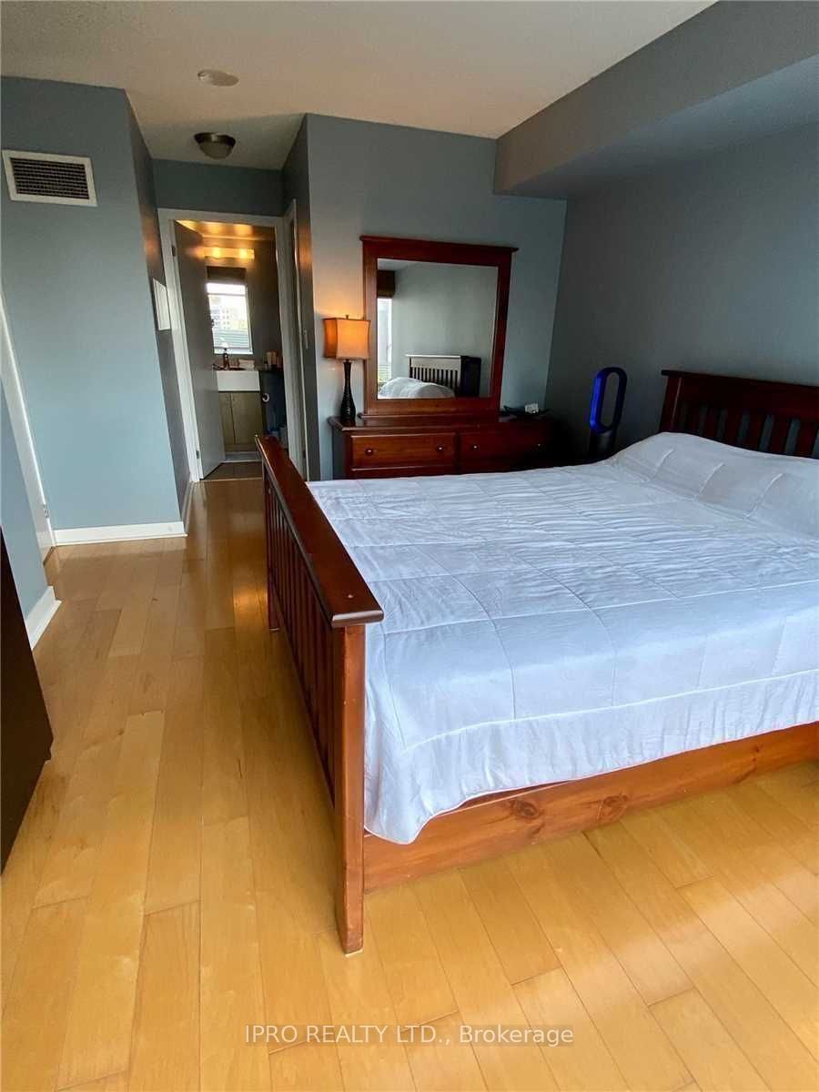 10 Navy Wharf Court, #612