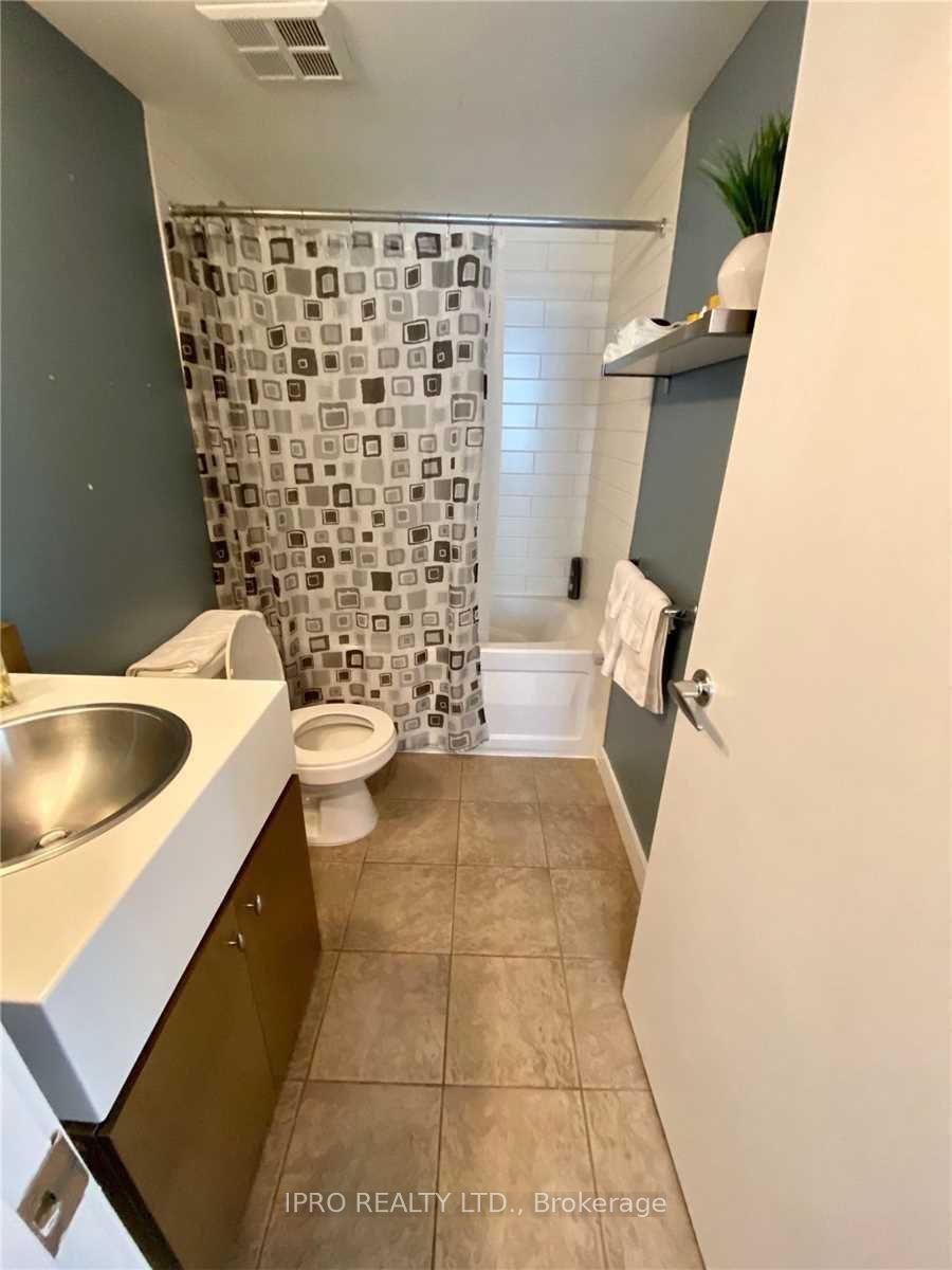 10 Navy Wharf Court, #612
