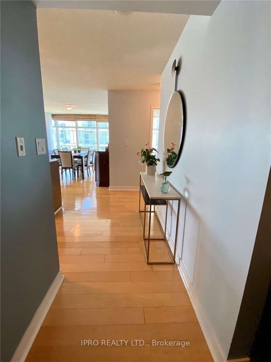10 Navy Wharf Court, #612