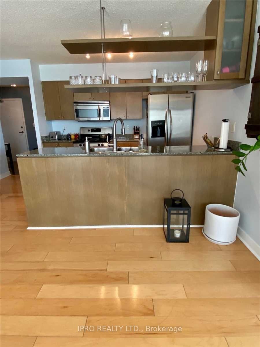 10 Navy Wharf Court, #612