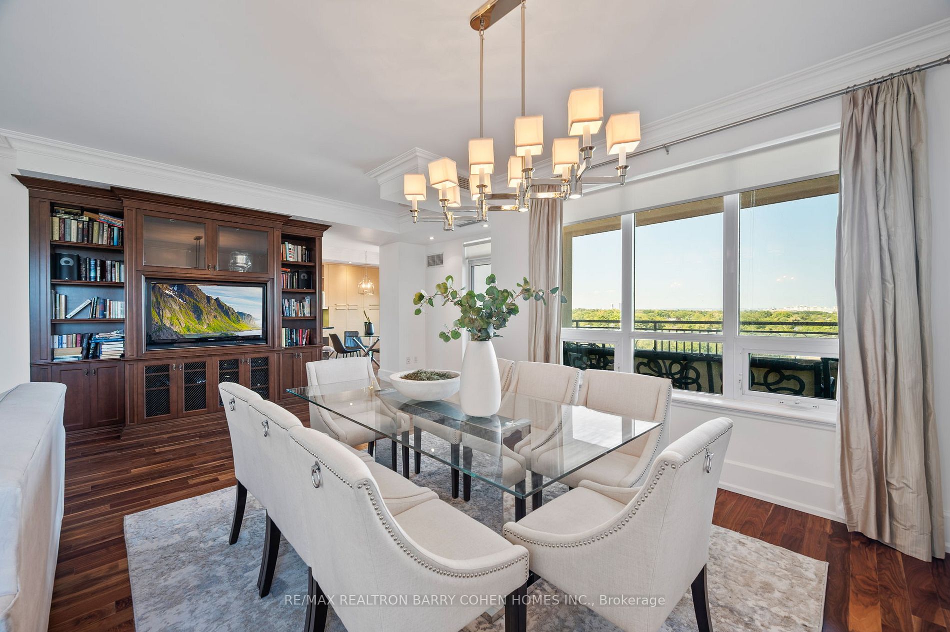 662 Sheppard Ave E, #805c