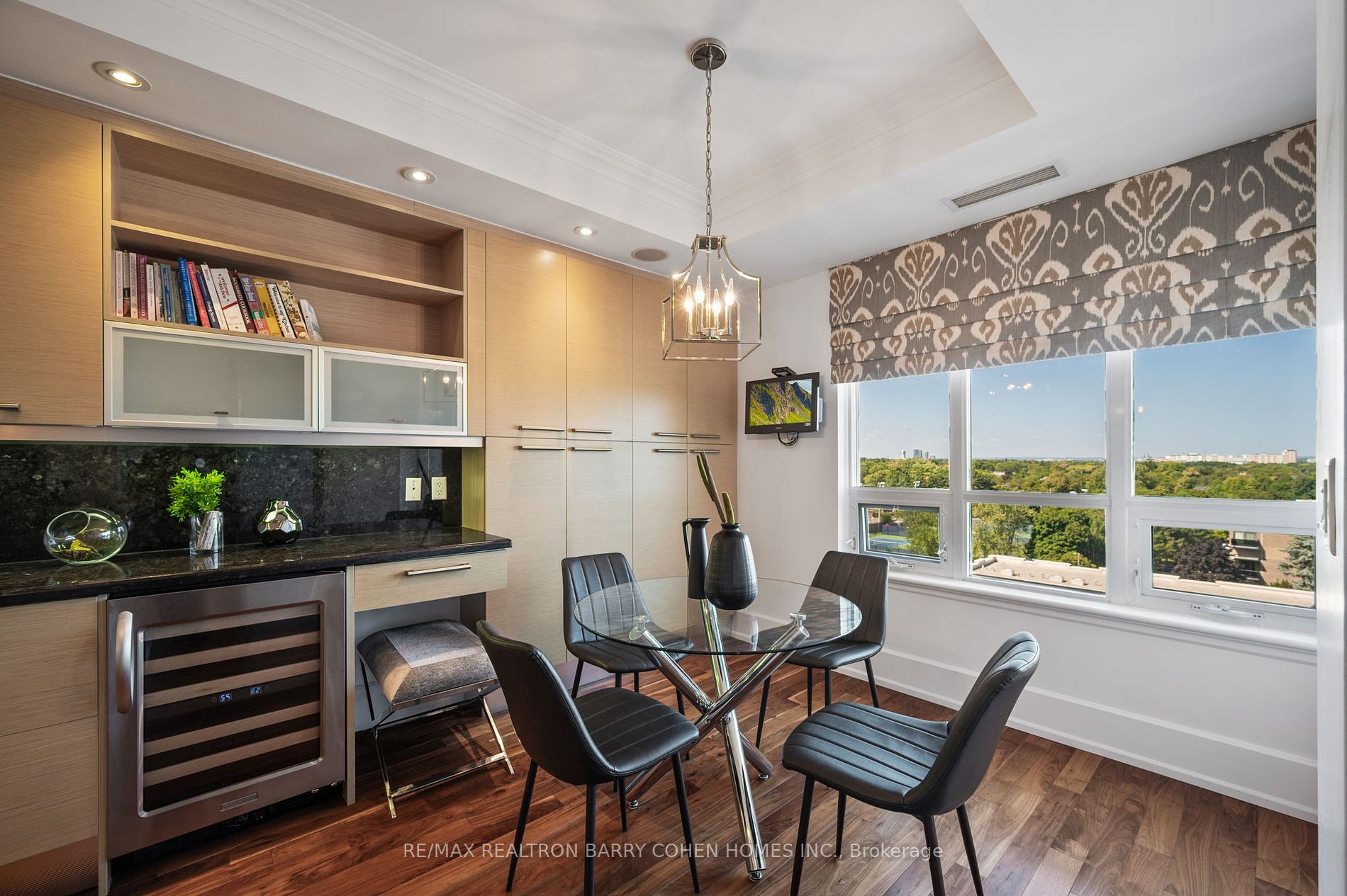 662 Sheppard Ave E, #805c