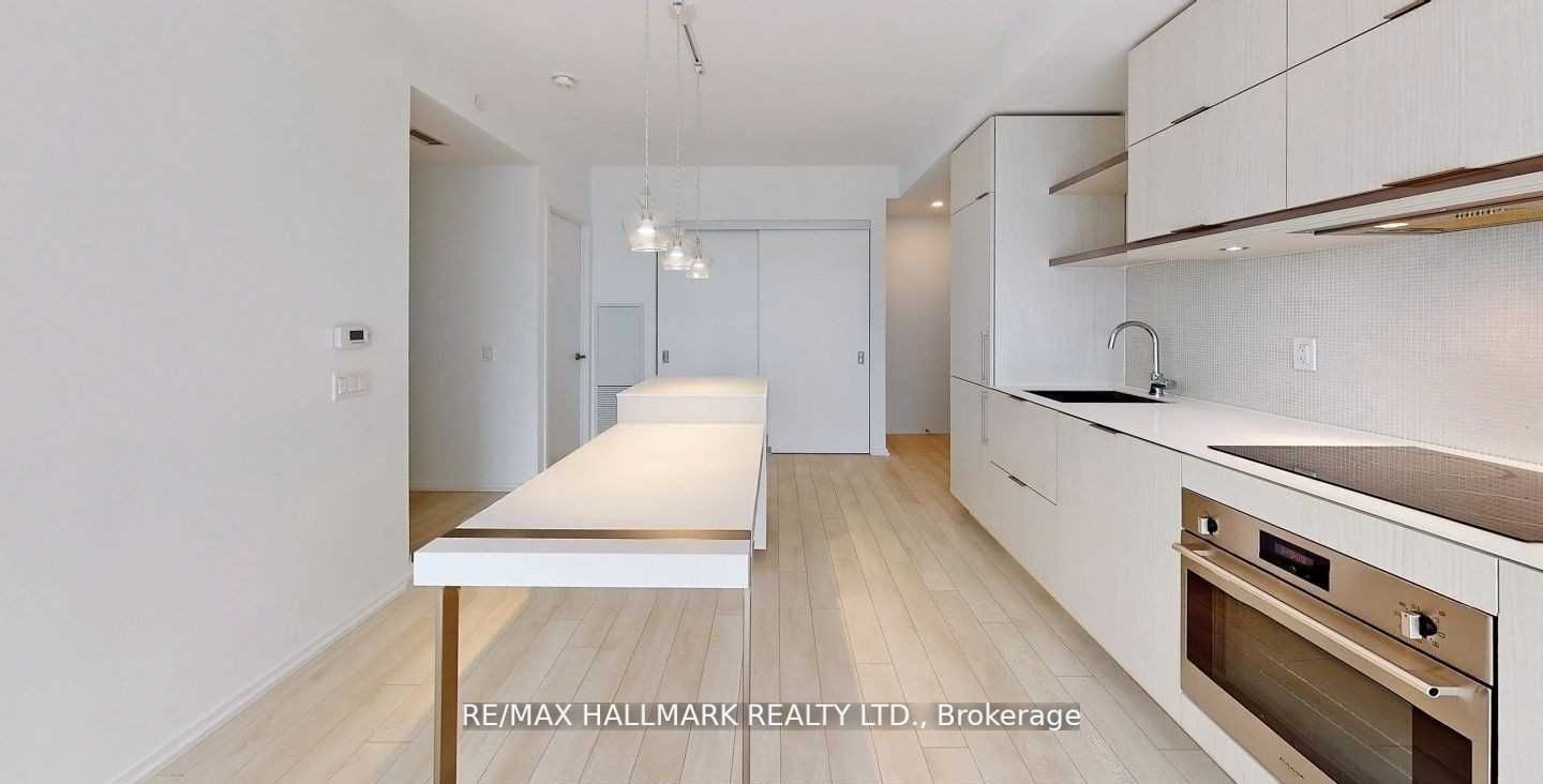 197 Yonge St, #3114
