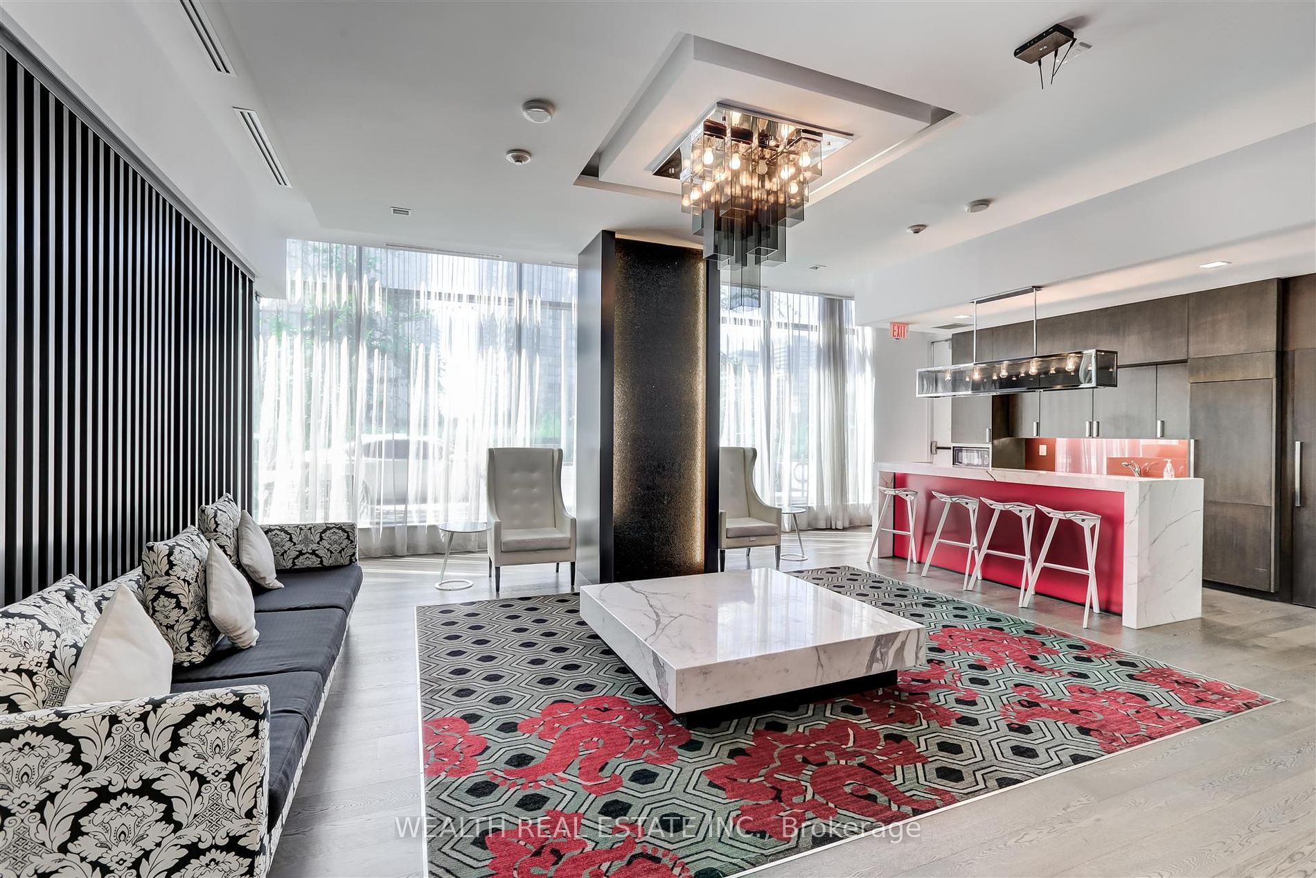 560 Front St W, #726