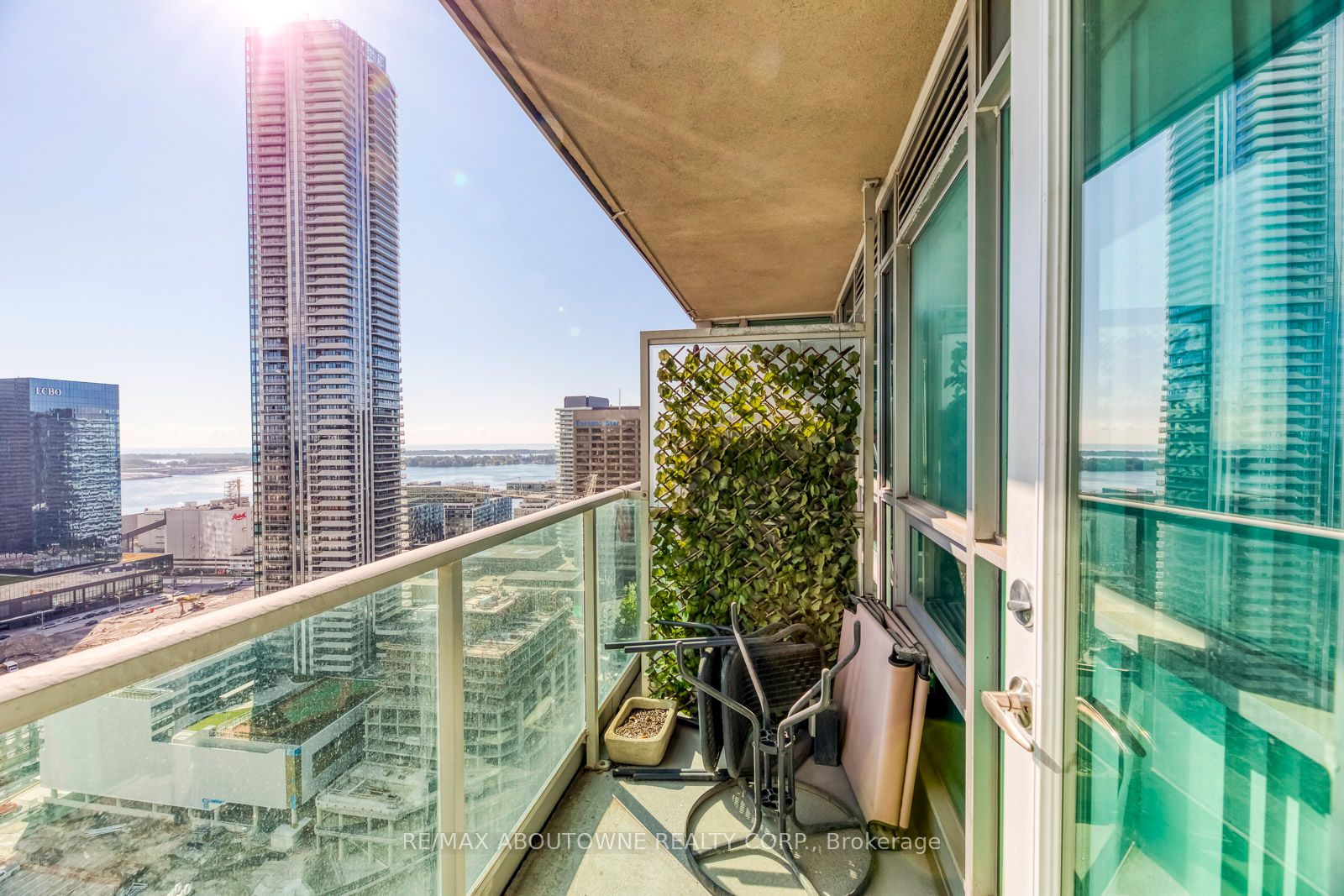 18 Yonge St, #3107