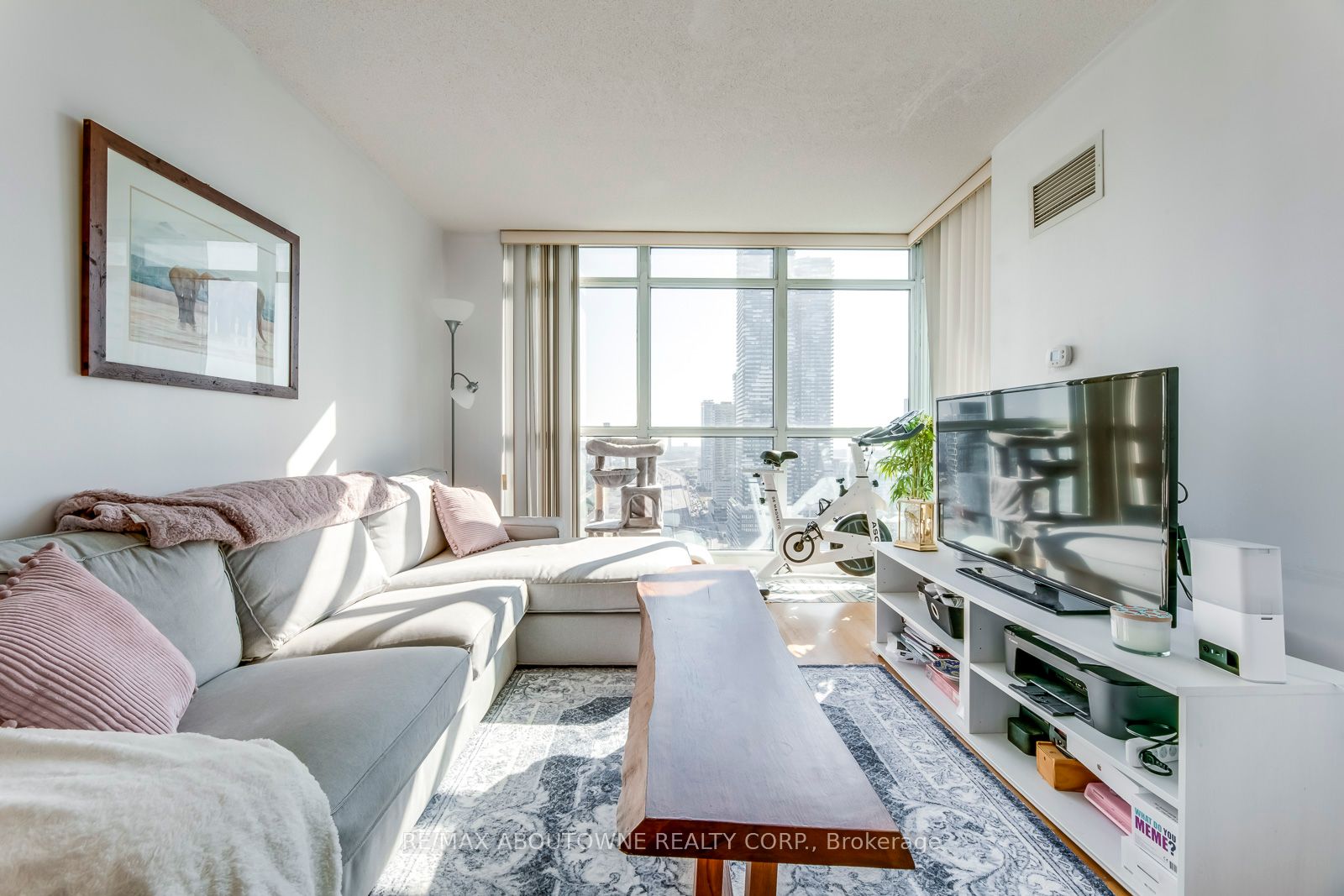 18 Yonge St, #3107