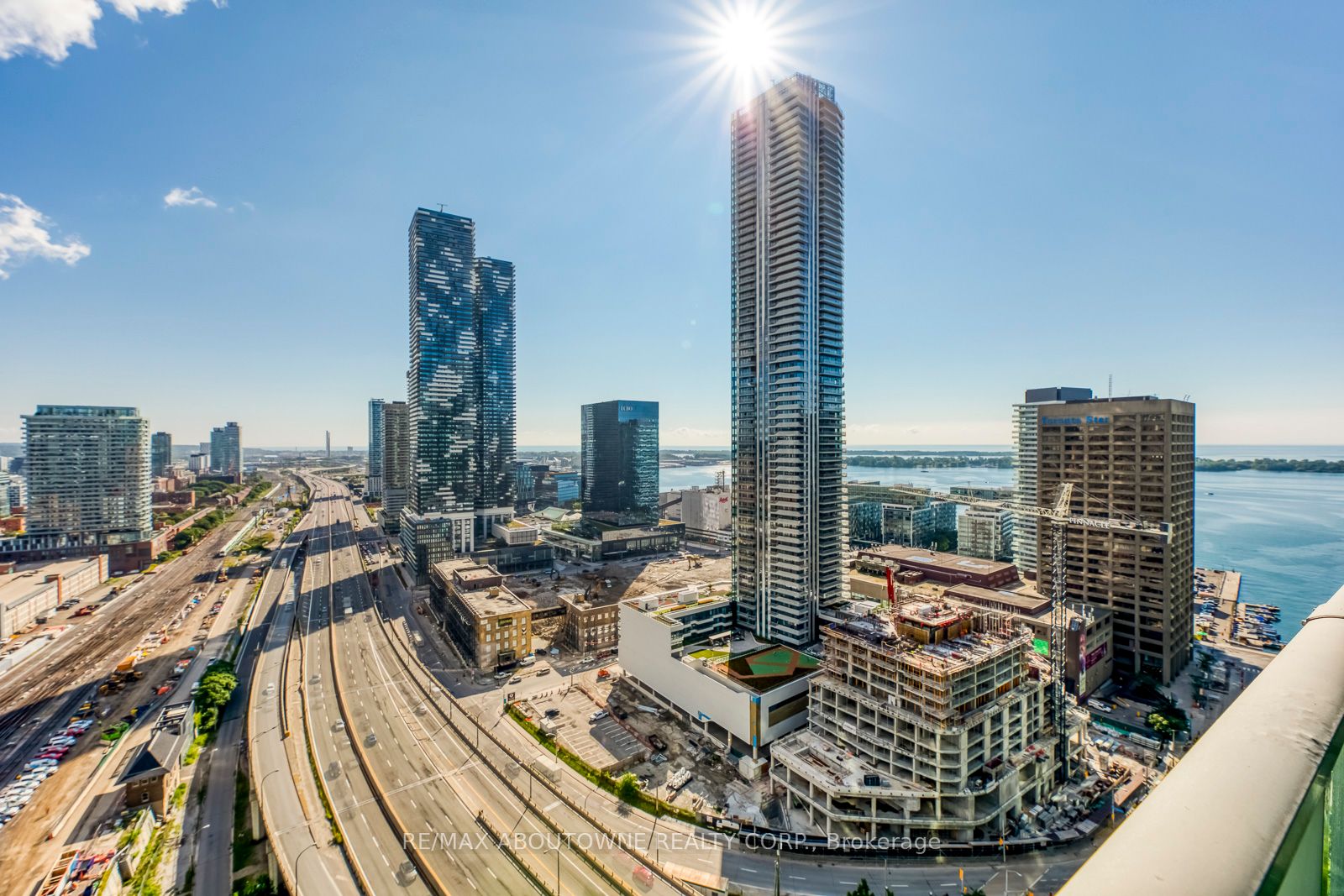18 Yonge St, #3107
