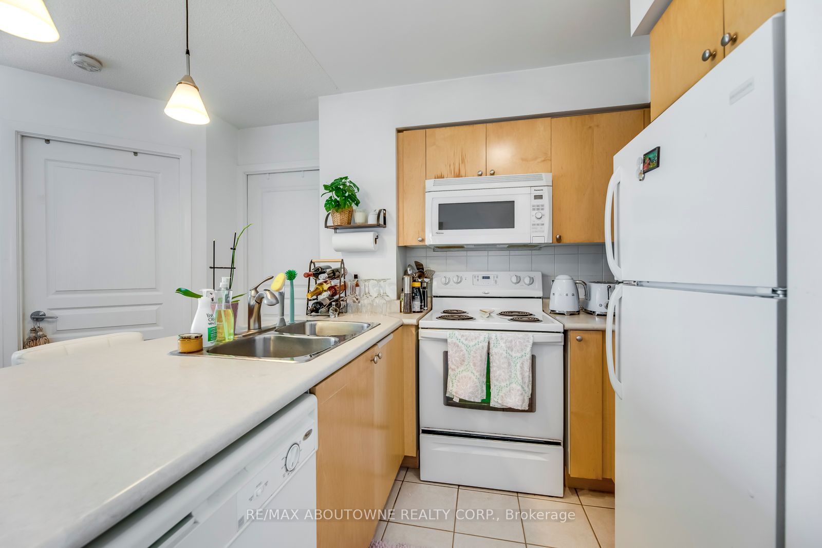 18 Yonge St, #3107