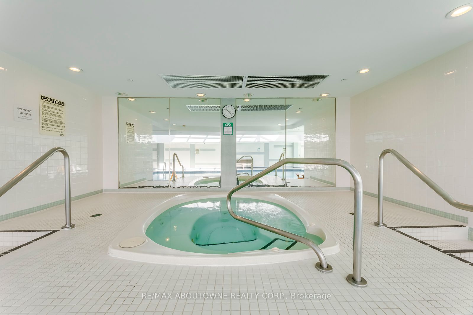 18 Yonge St, #3107
