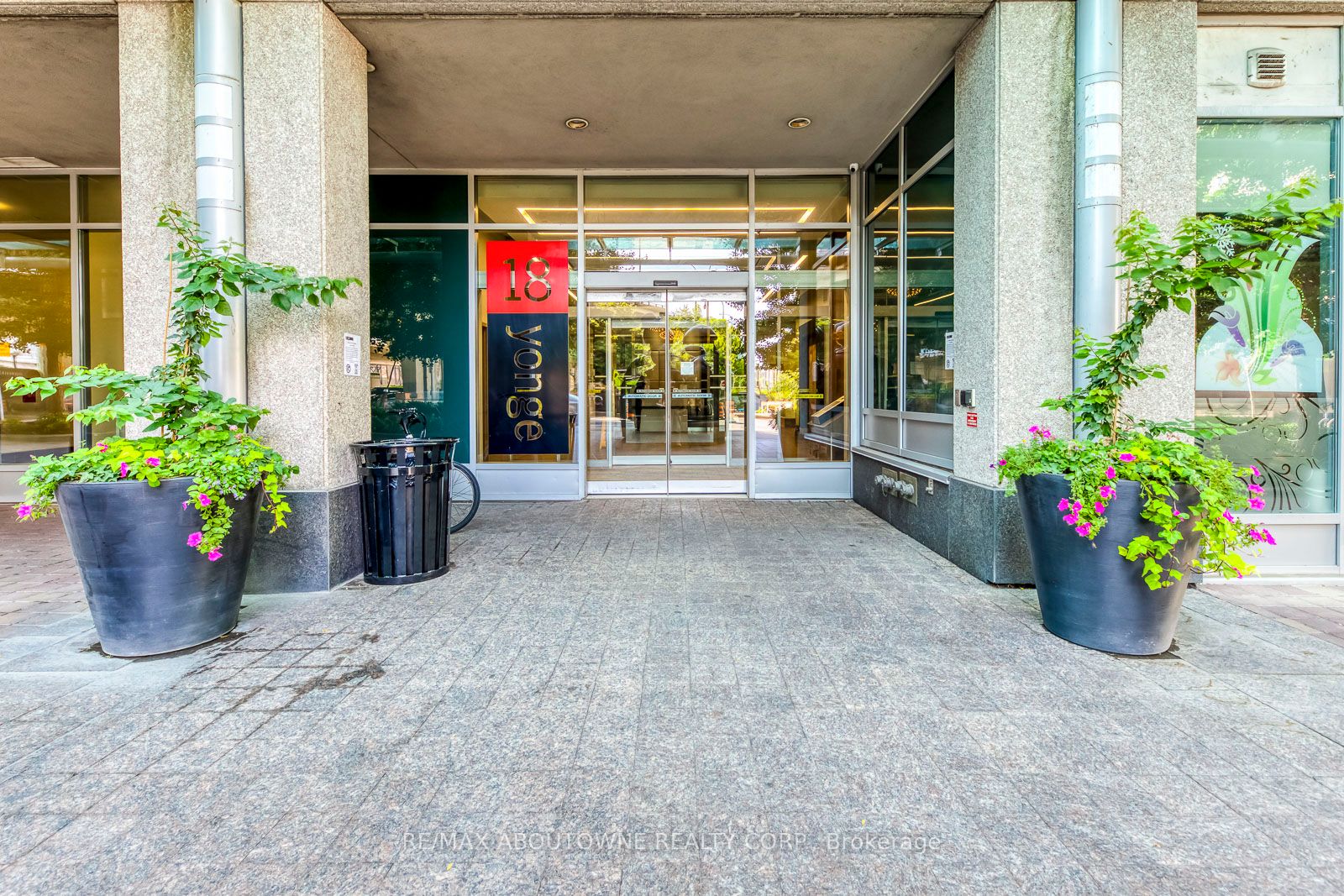 18 Yonge St, #3107