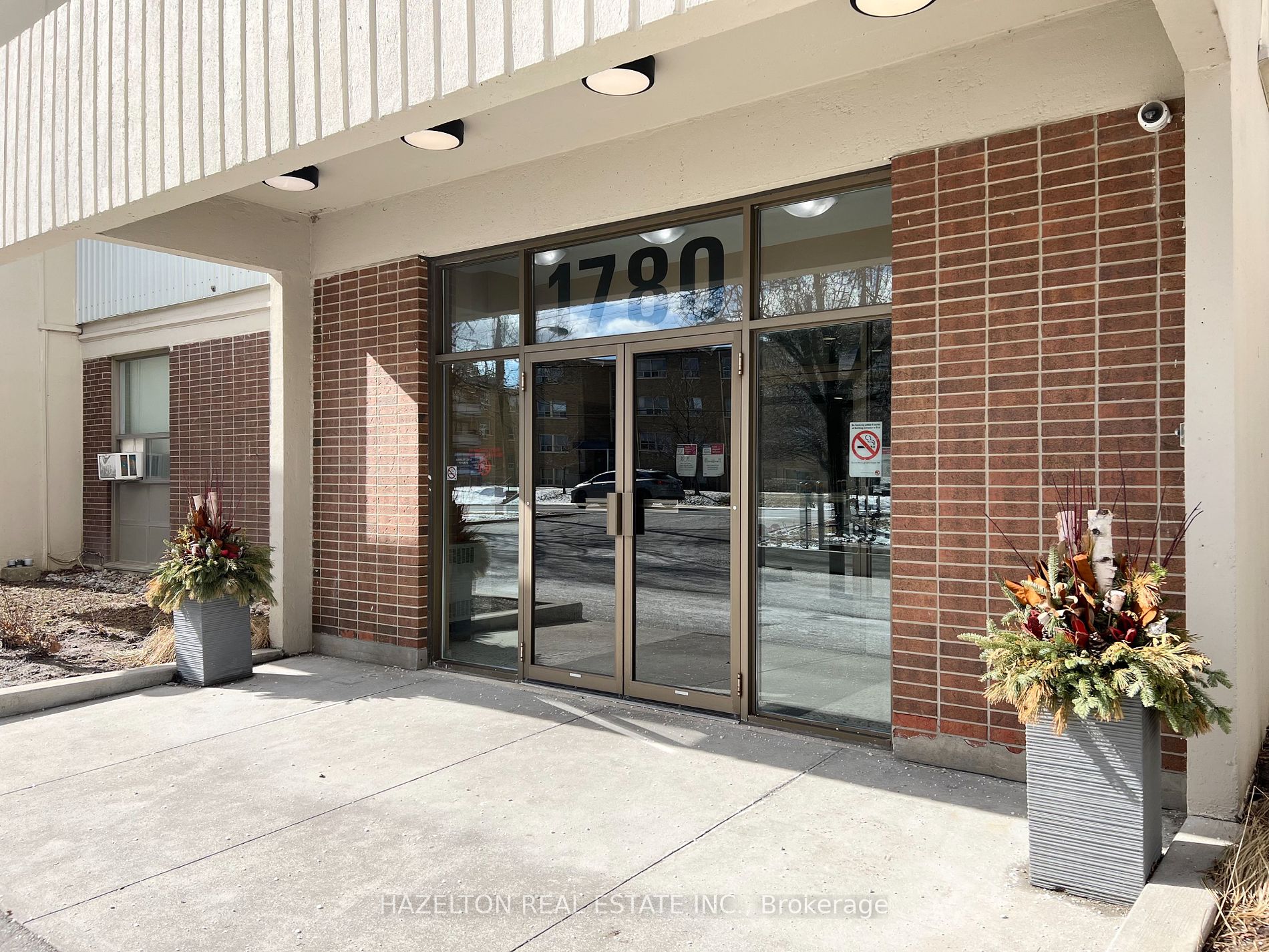 1780 Victoria Park Avenue #405