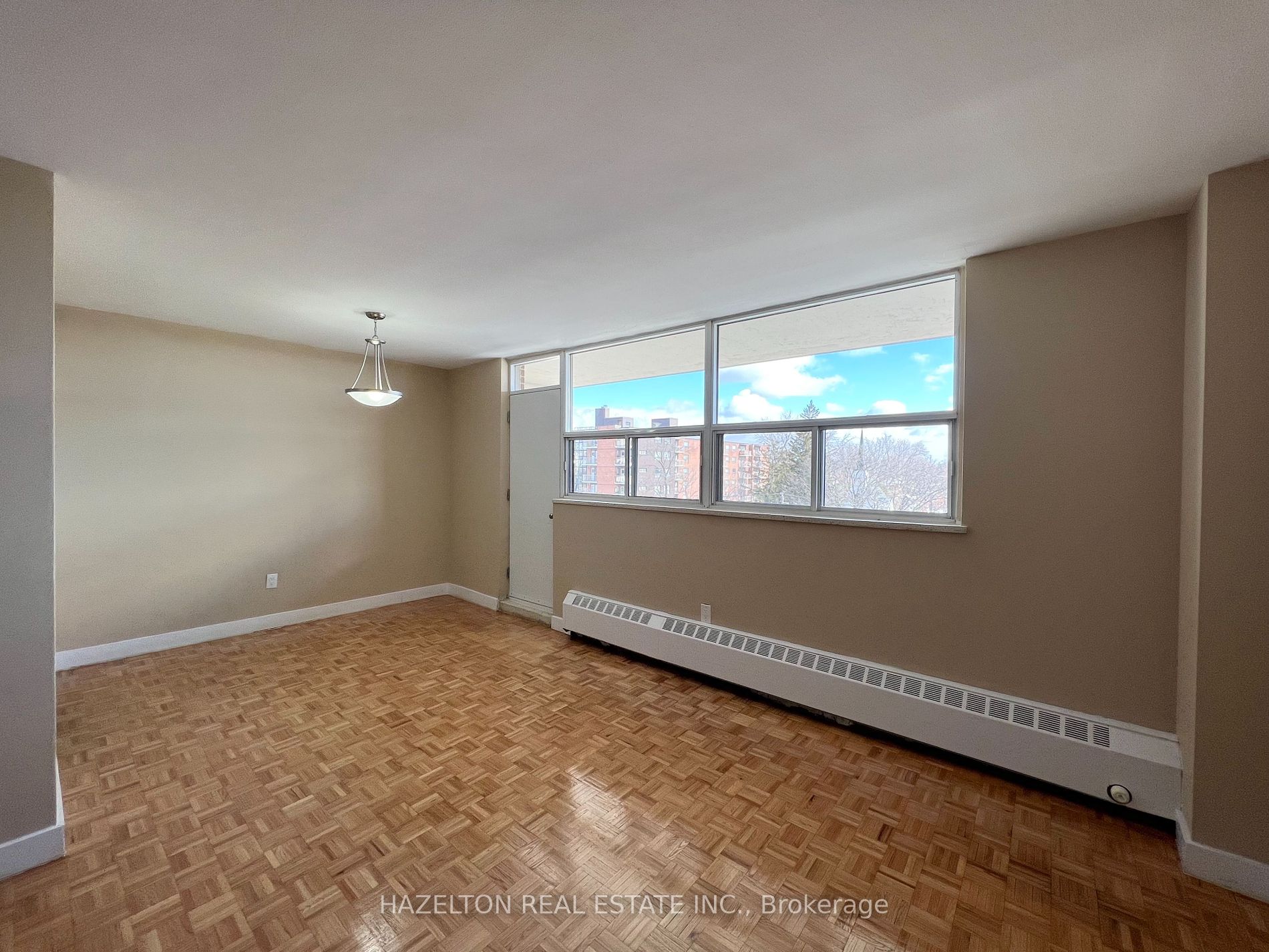 1780 Victoria Park Avenue #405