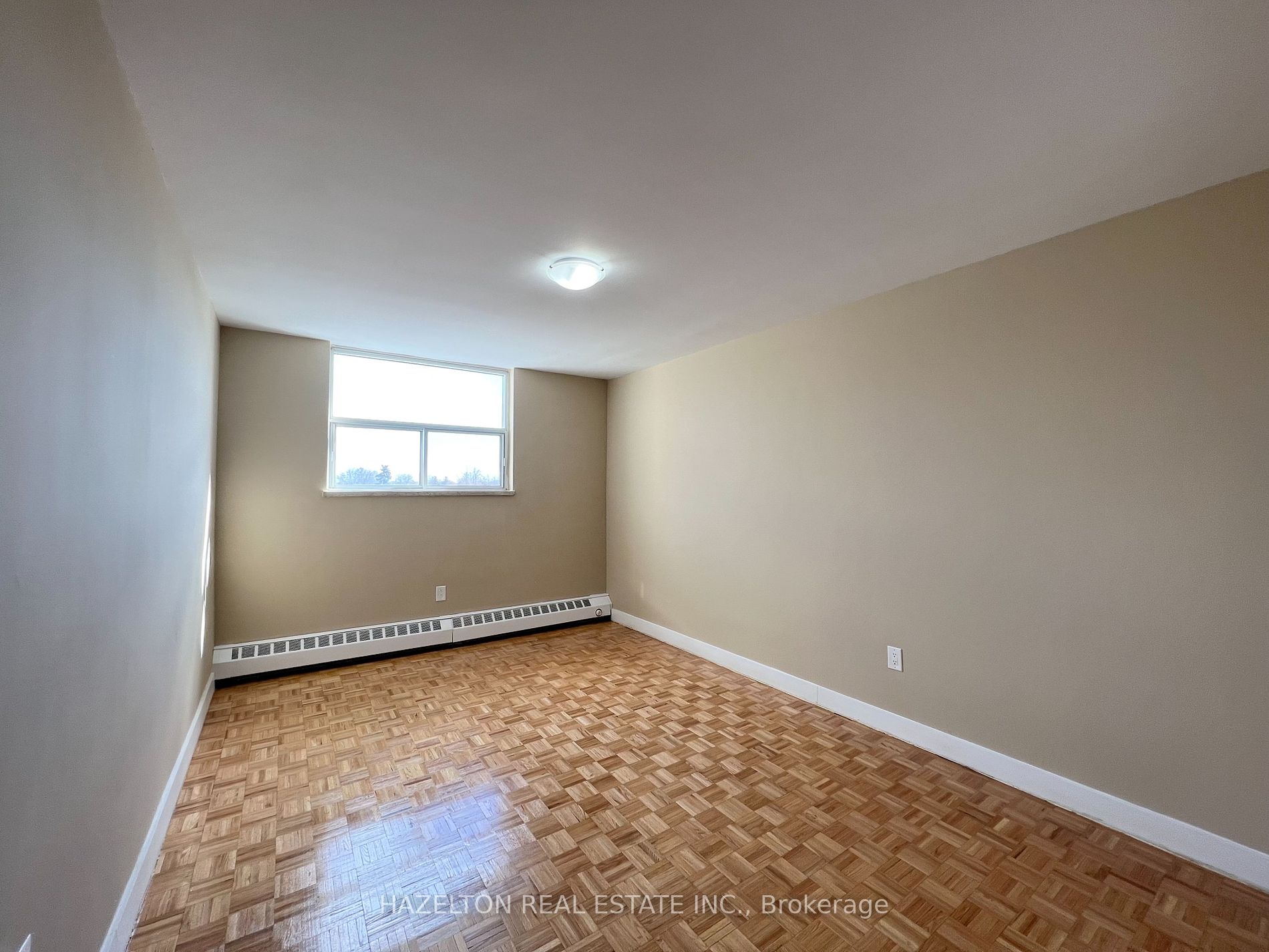 1780 Victoria Park Avenue #405