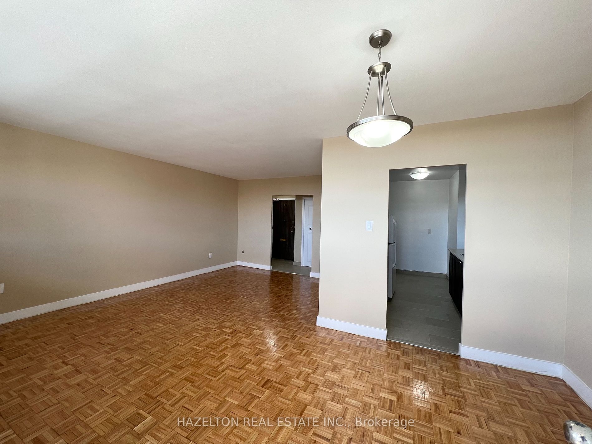 1780 Victoria Park Avenue #405
