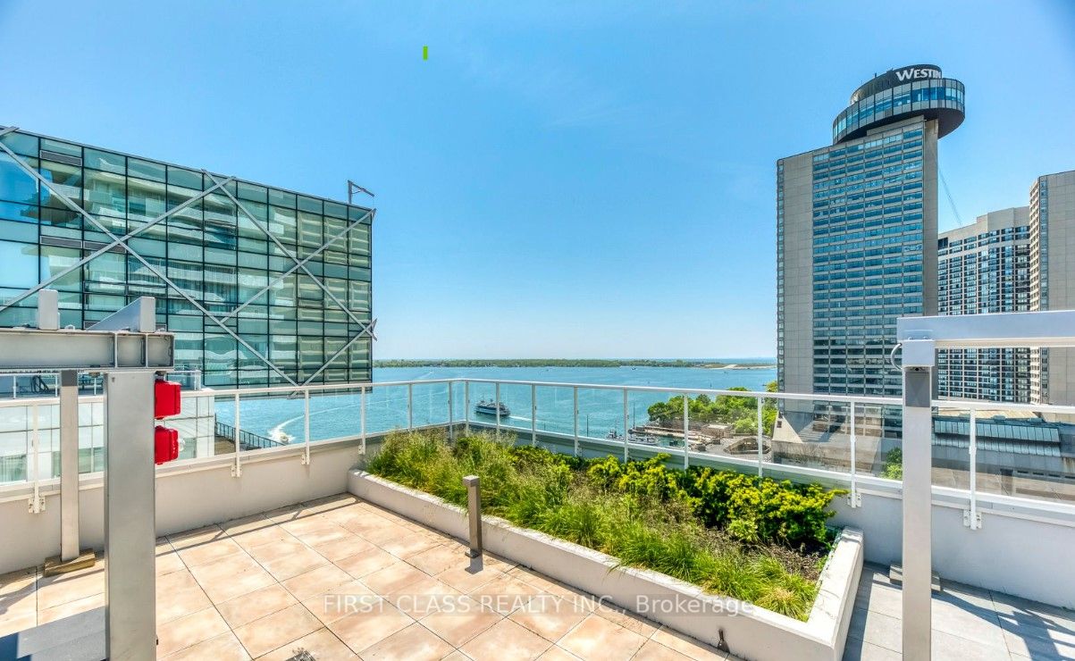 15 Queens Quay E #408