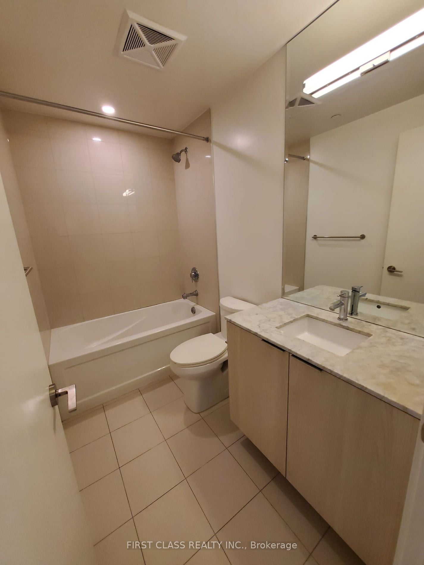 15 Queens Quay E #408