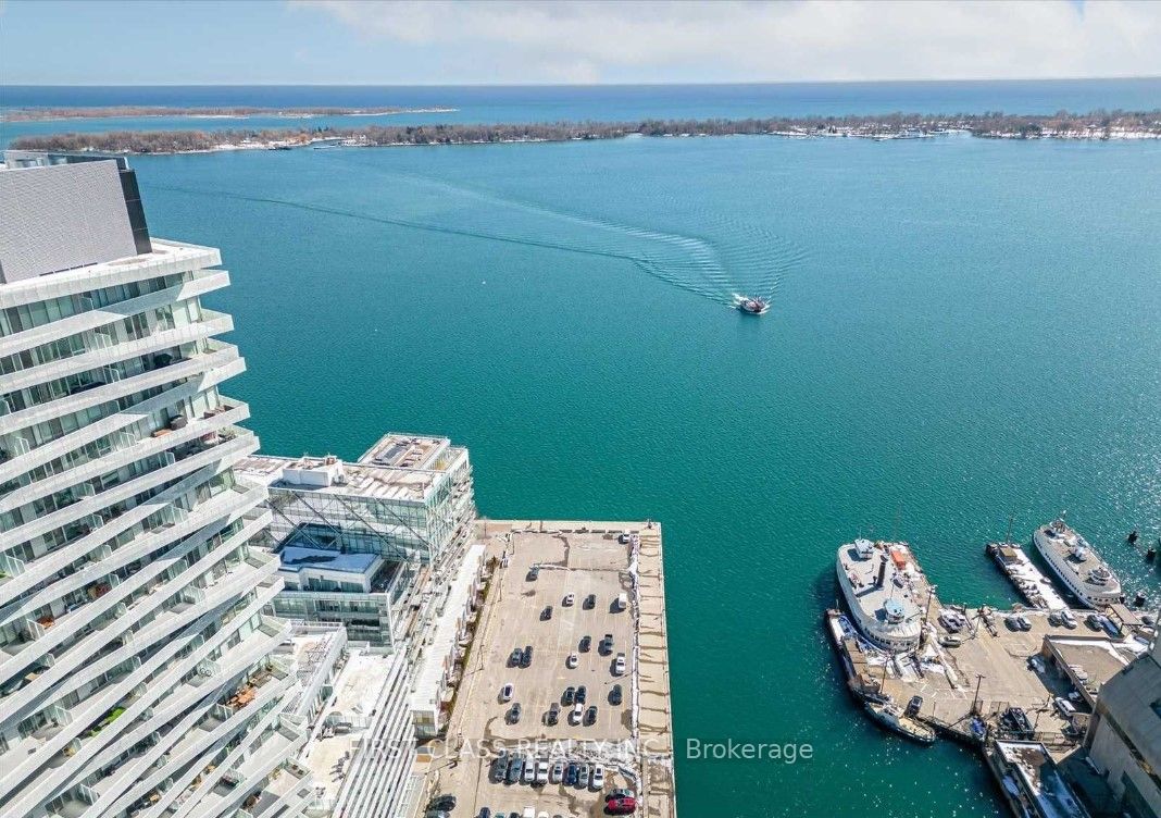 15 Queens Quay E #408