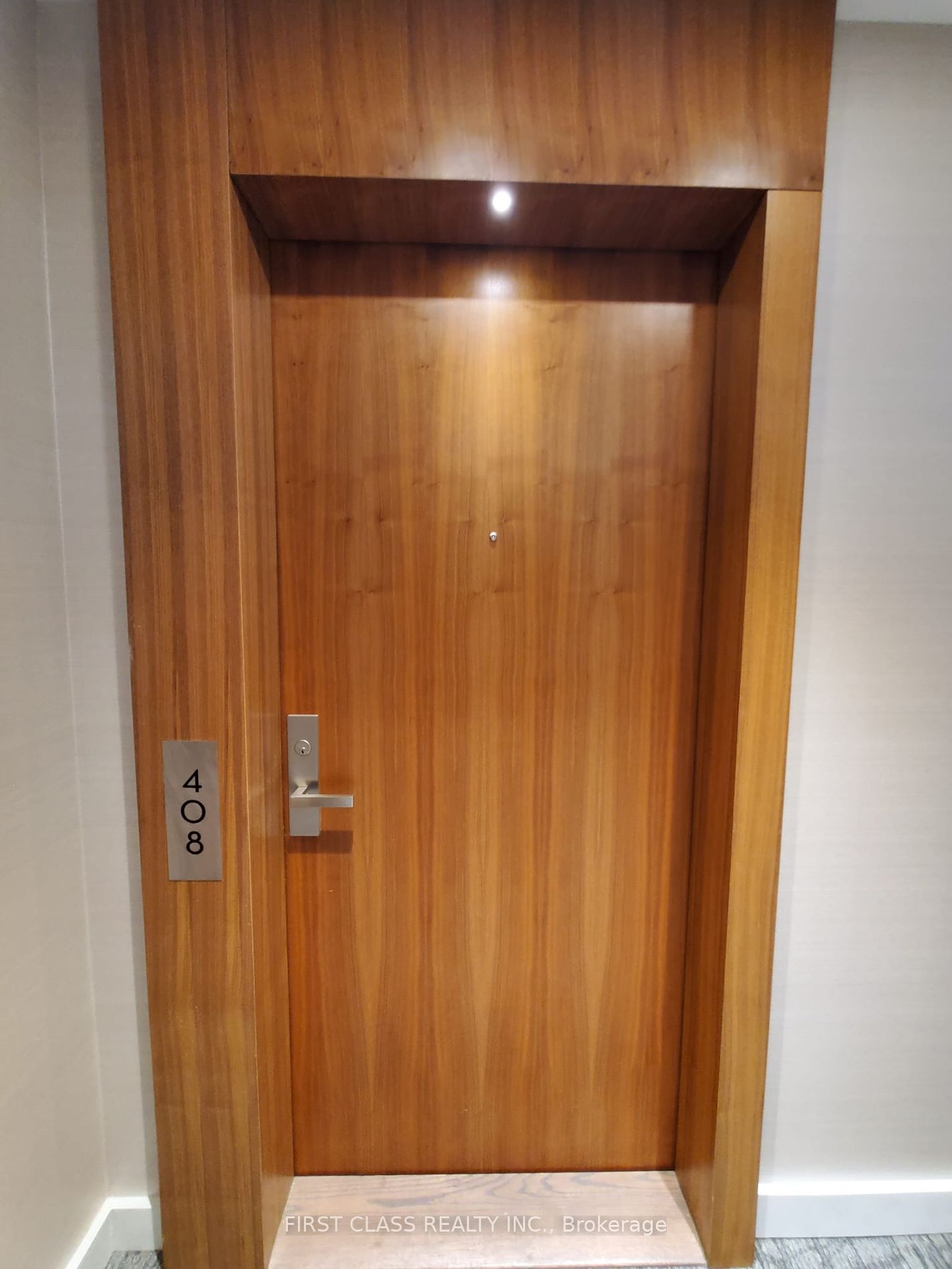 15 Queens Quay E #408