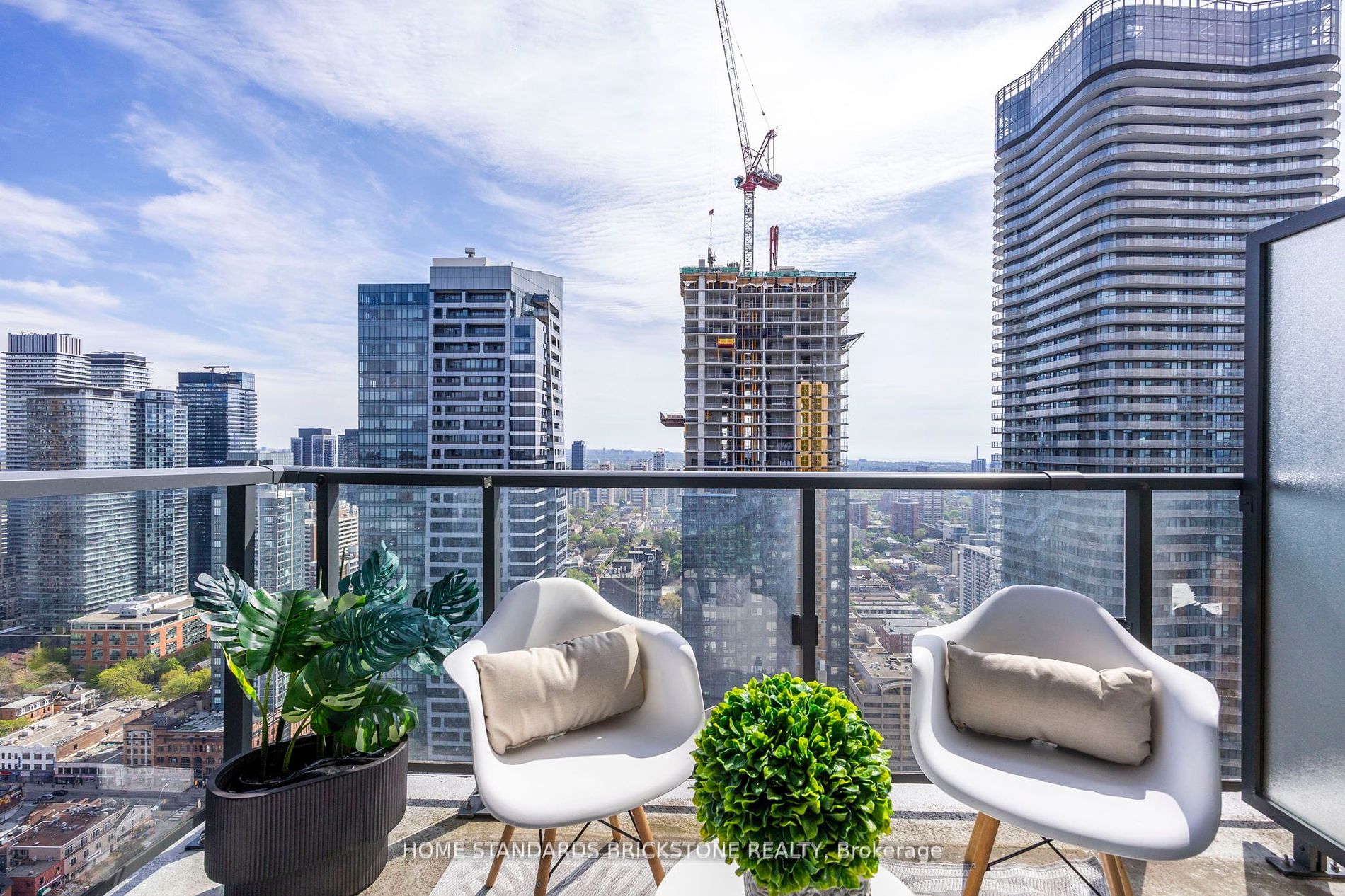 955 Bay Street #3907