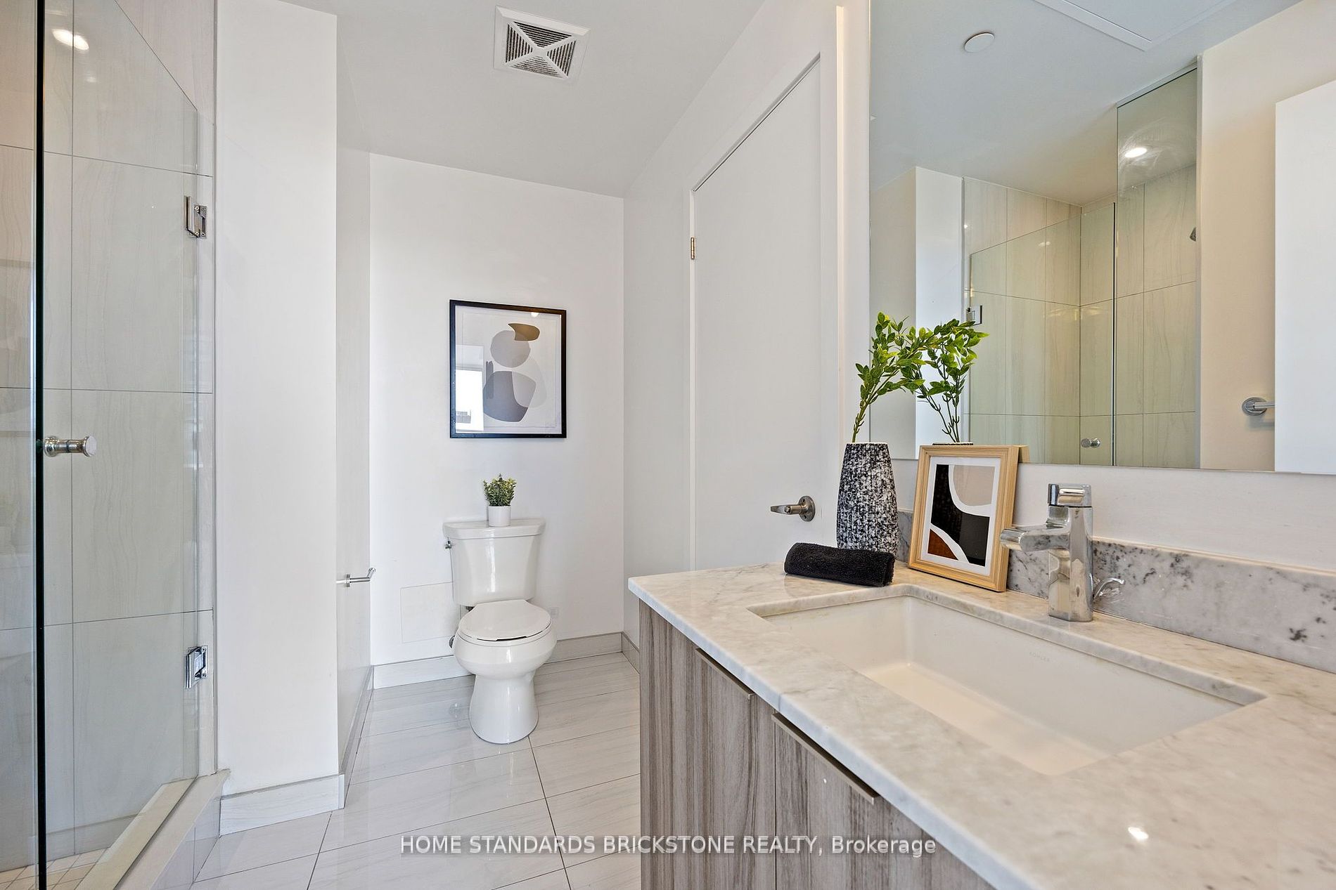 955 Bay Street #3907
