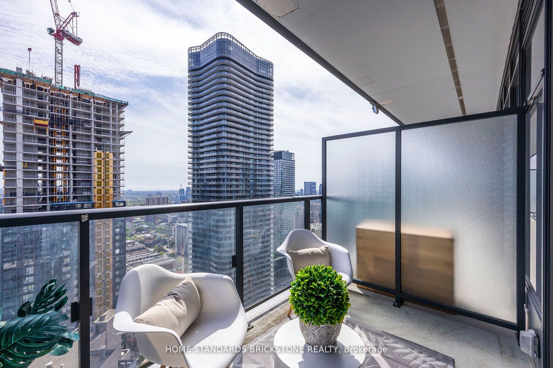 955 Bay Street #3907