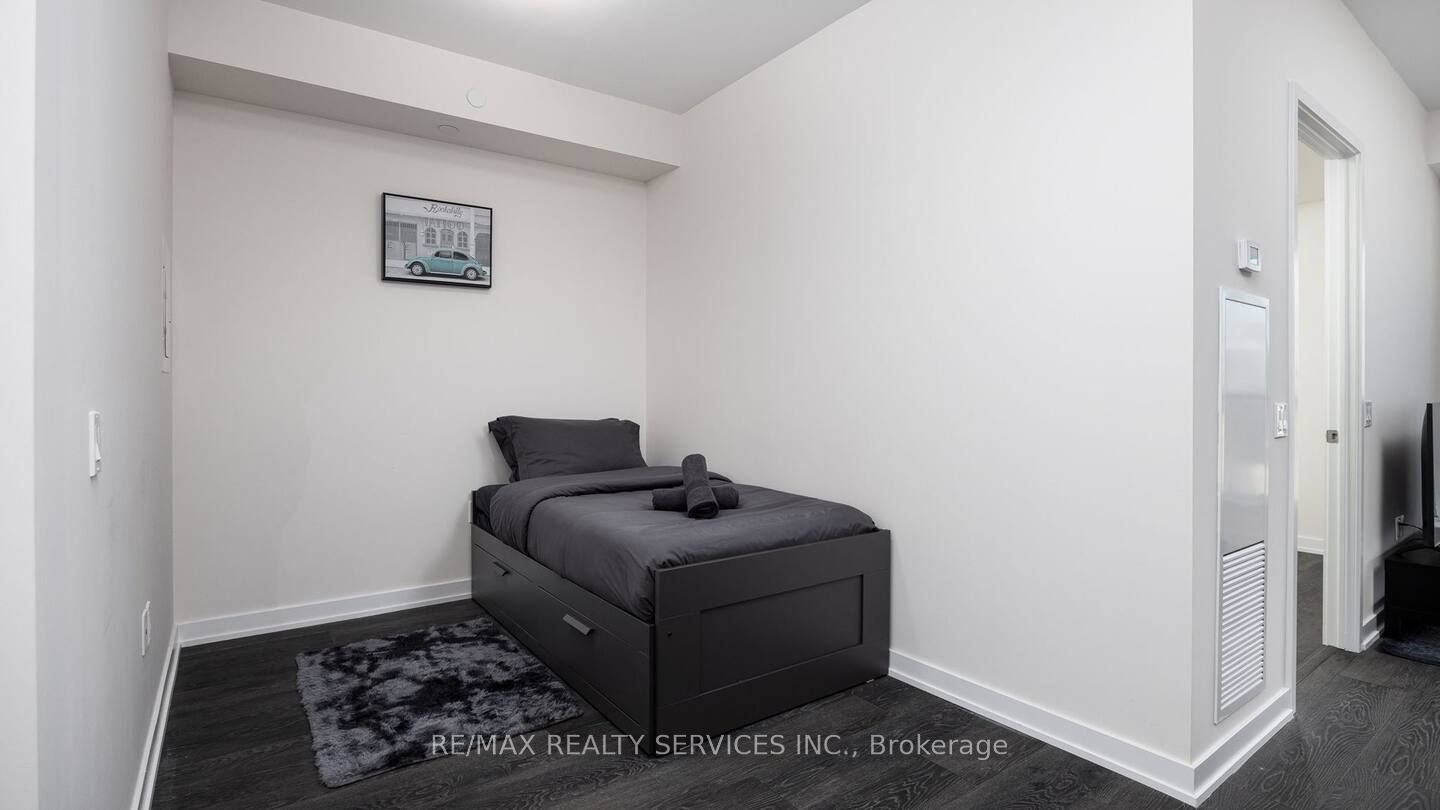 28 Freeland Street, #1806