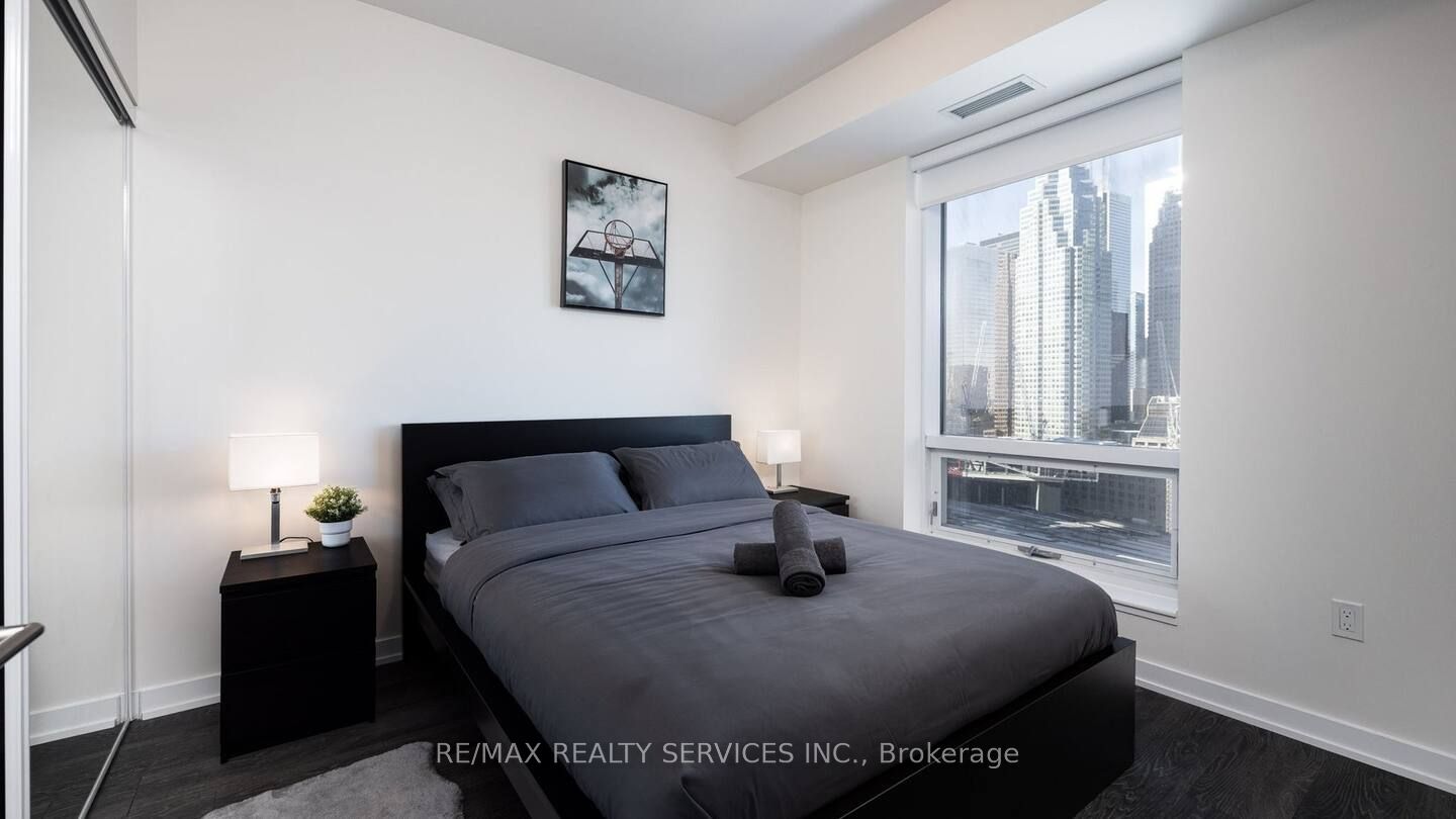 28 Freeland Street, #1806