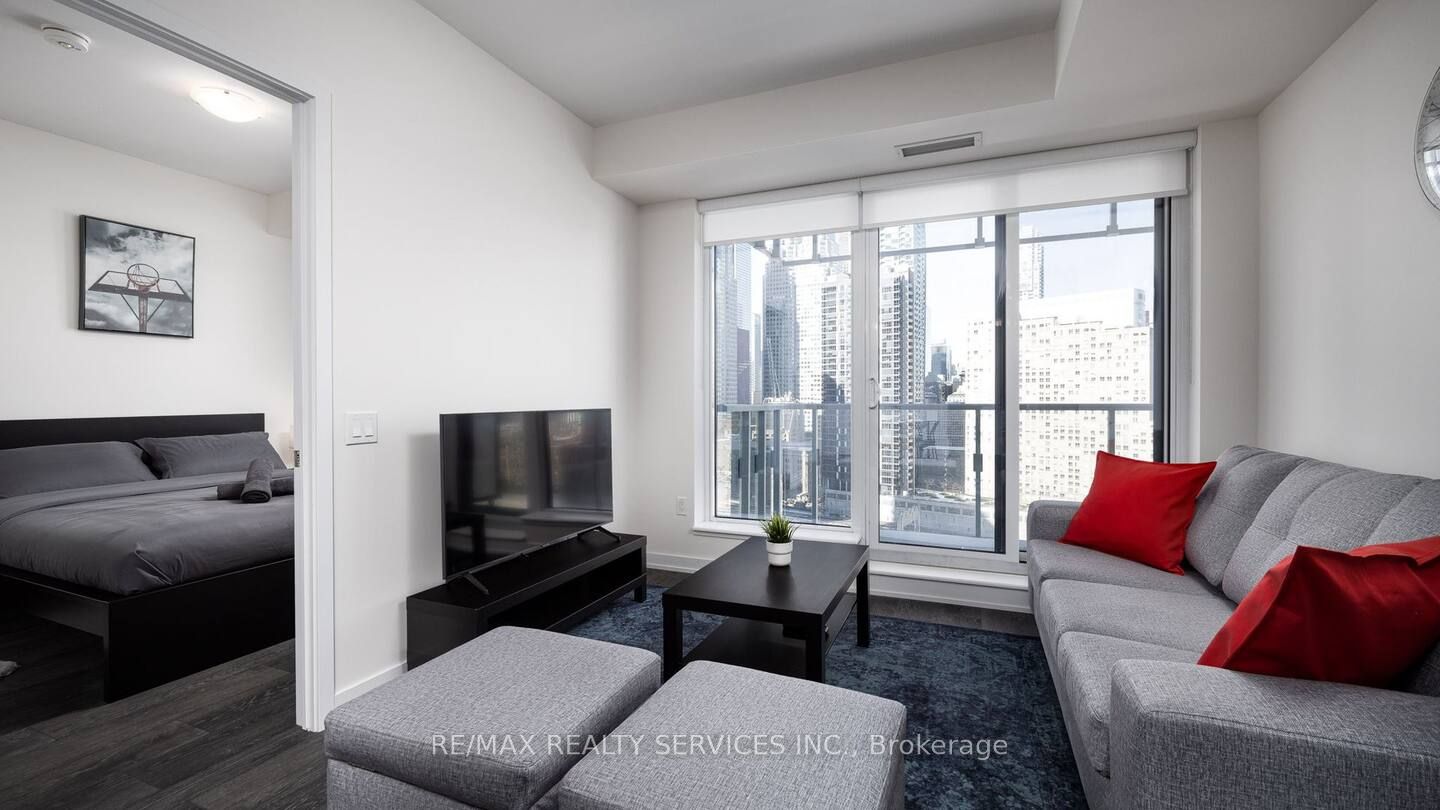 28 Freeland Street, #1806