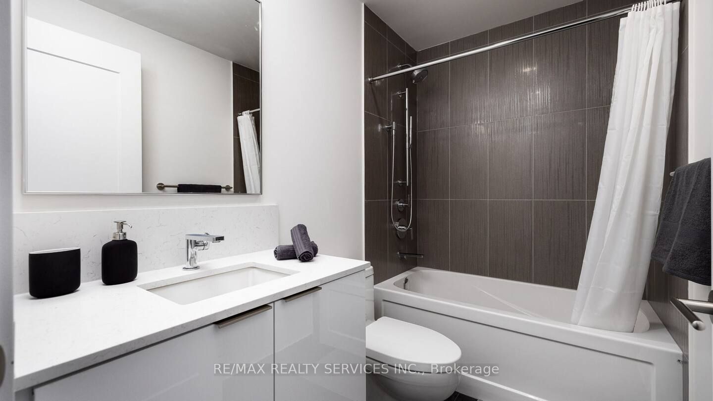 28 Freeland Street, #1806